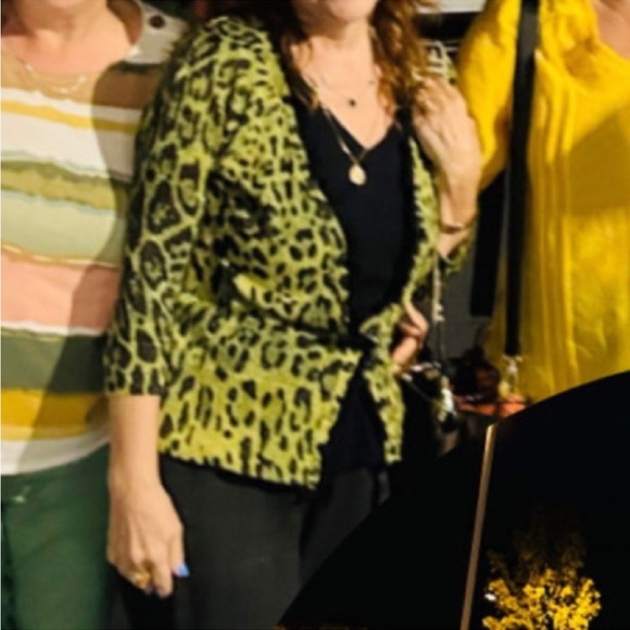 WR women top sweater cardigan button down black trim. leopard print size M - Picture 1 of 9